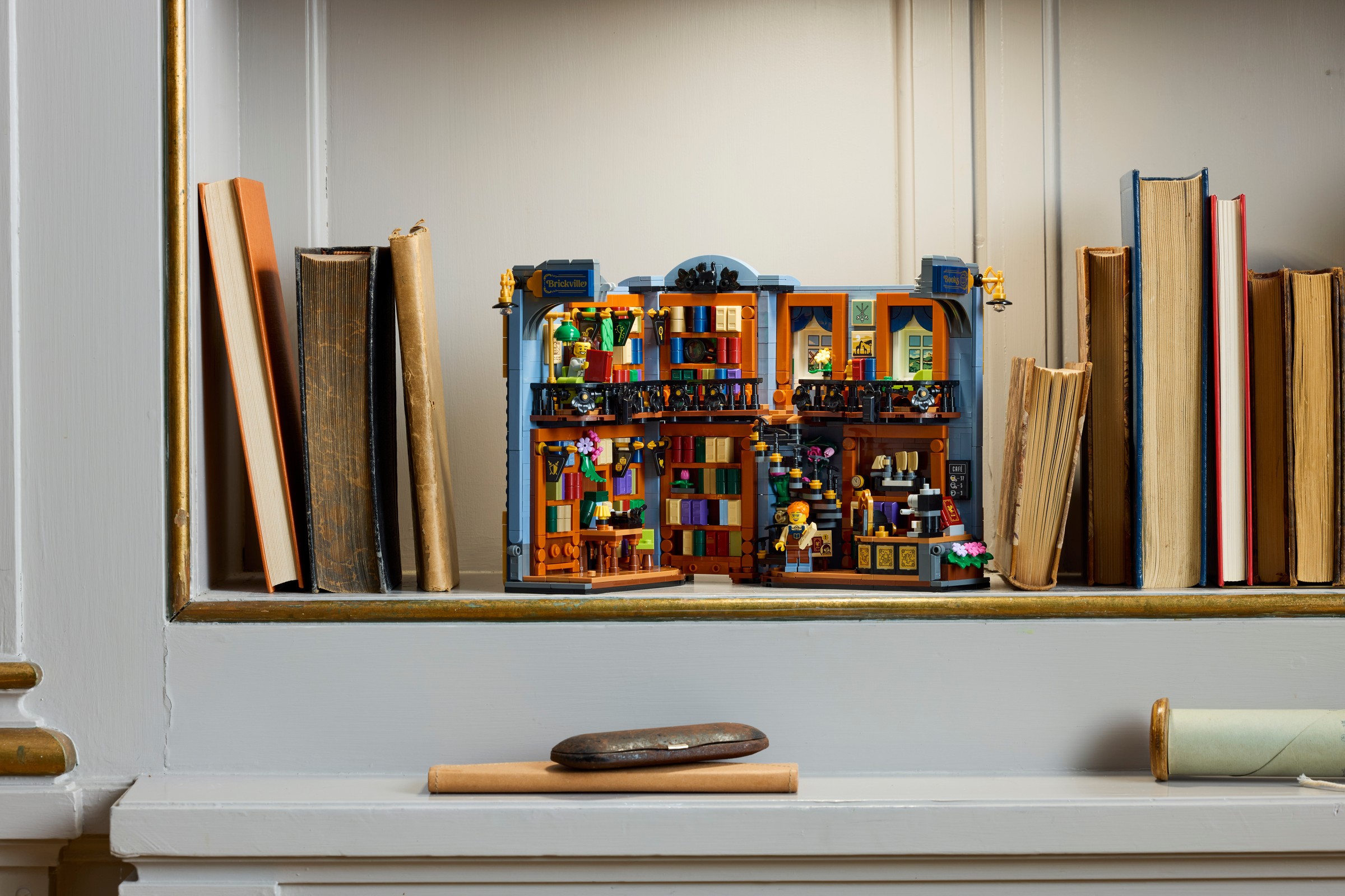 Bookstore: Book Nook — 19