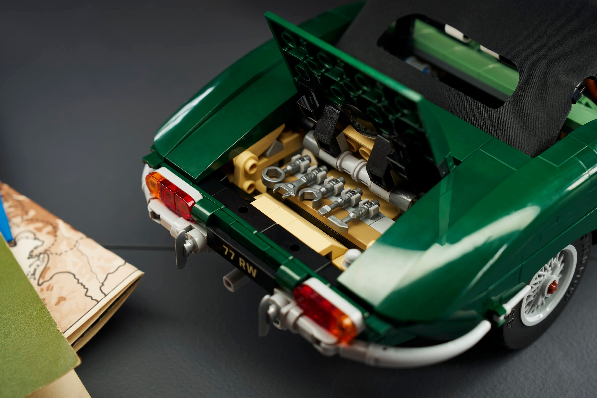 Jaguar E-type — 16