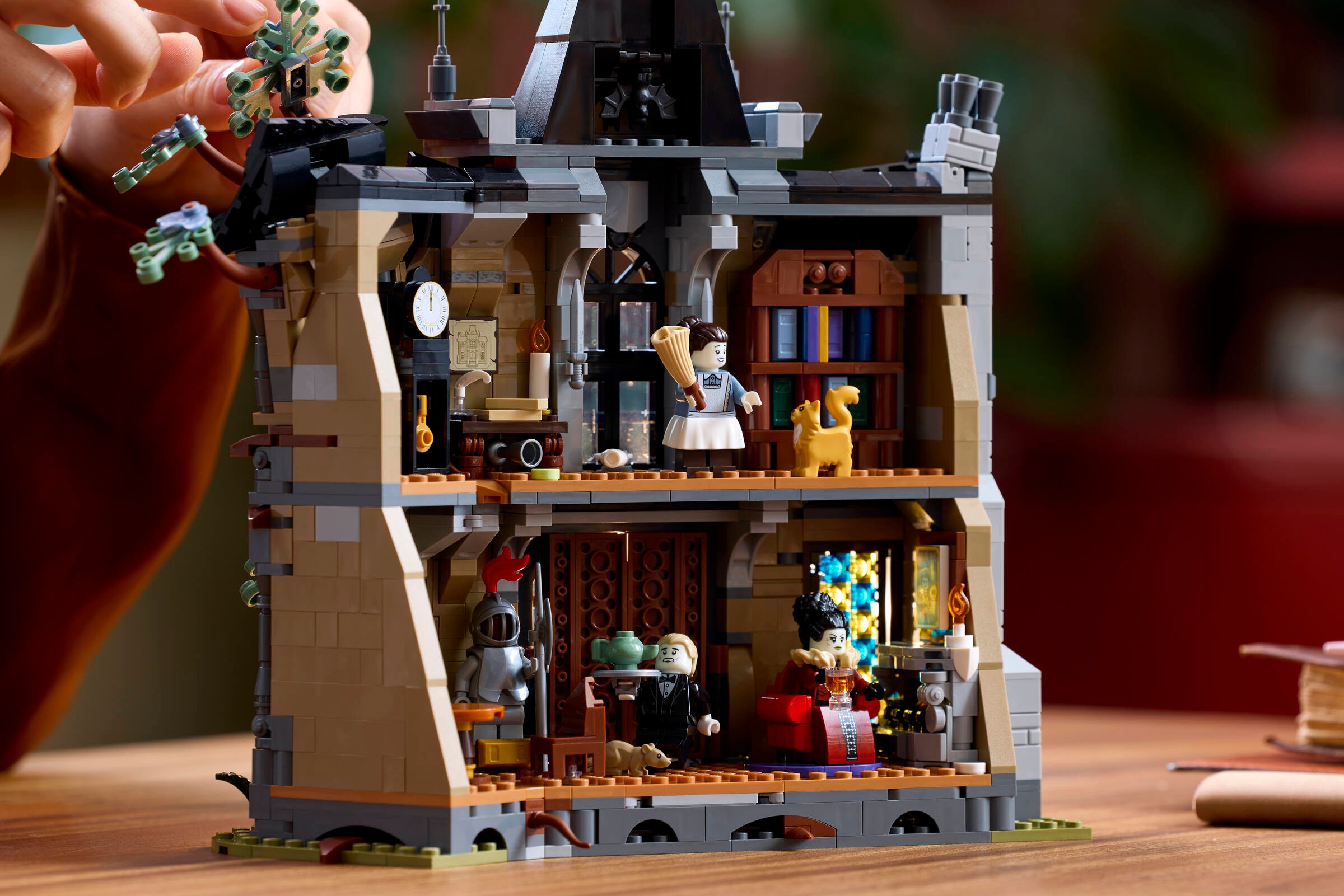 Mayor Manor — 8