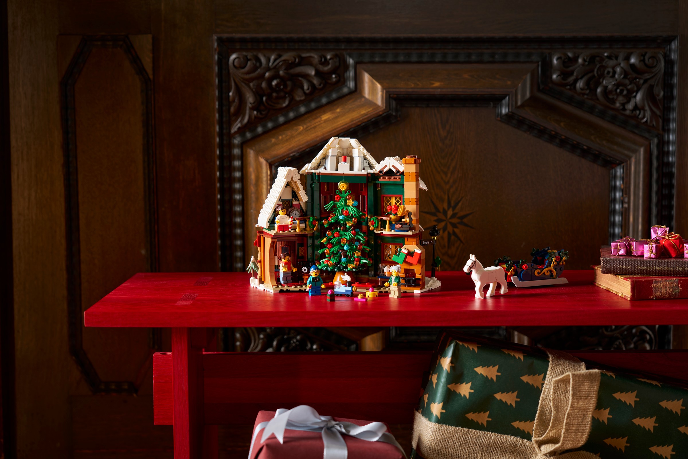 Holiday House — 19